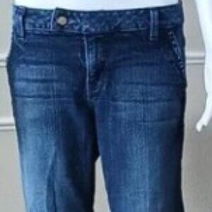 Guess Women's Blue Flared Low Rise Jeans. Size 30